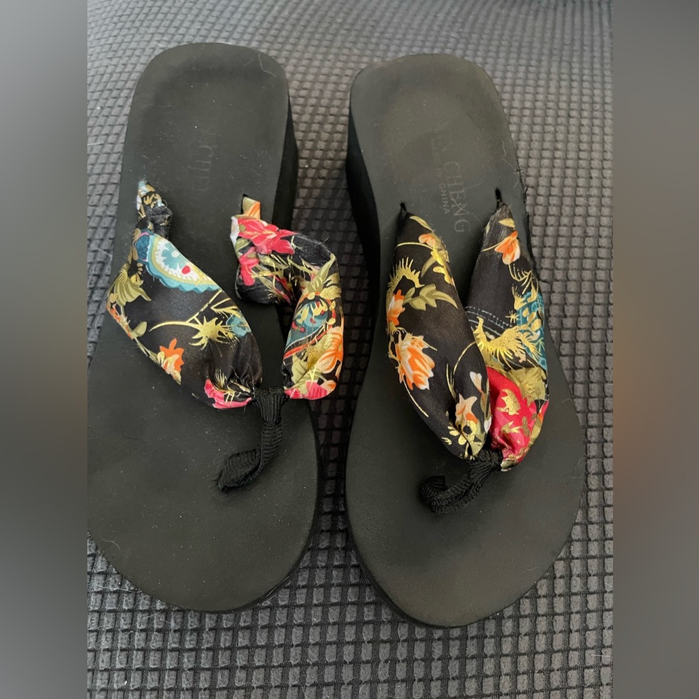 Women’s flip flops